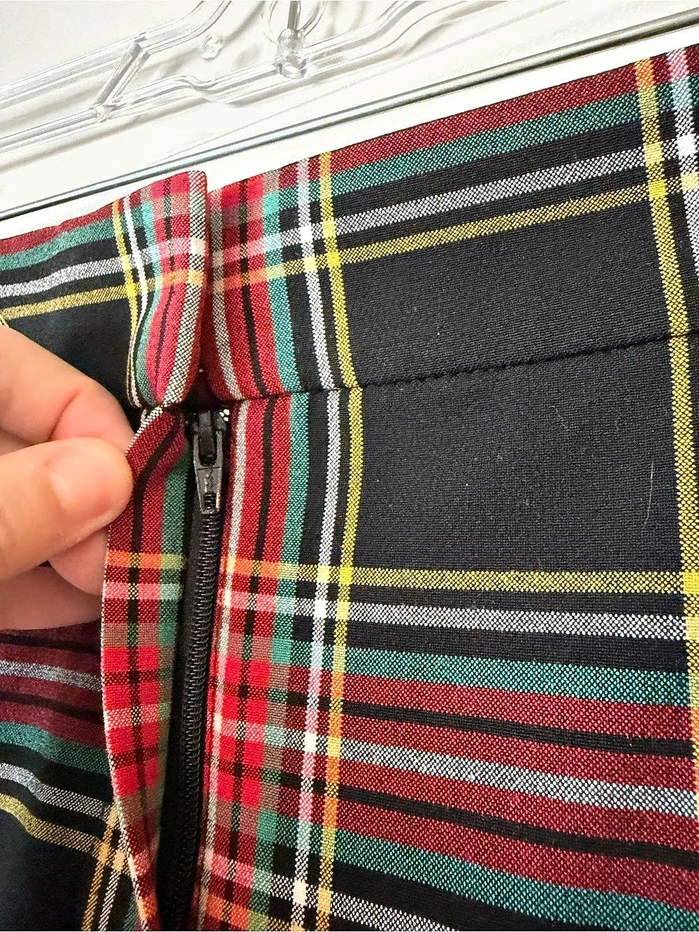 J.Crew Ruby Full-Length Pant Plaid Full-Length Pants in Black & Red Size 2 - Picture 7 of 12